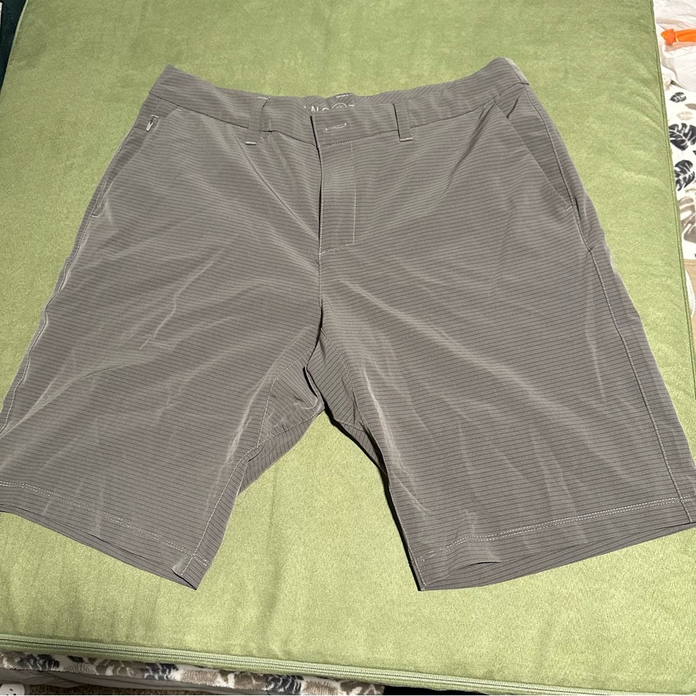 ✳️ 3 for $20 ✳️ Hang Ten Hybrid Short